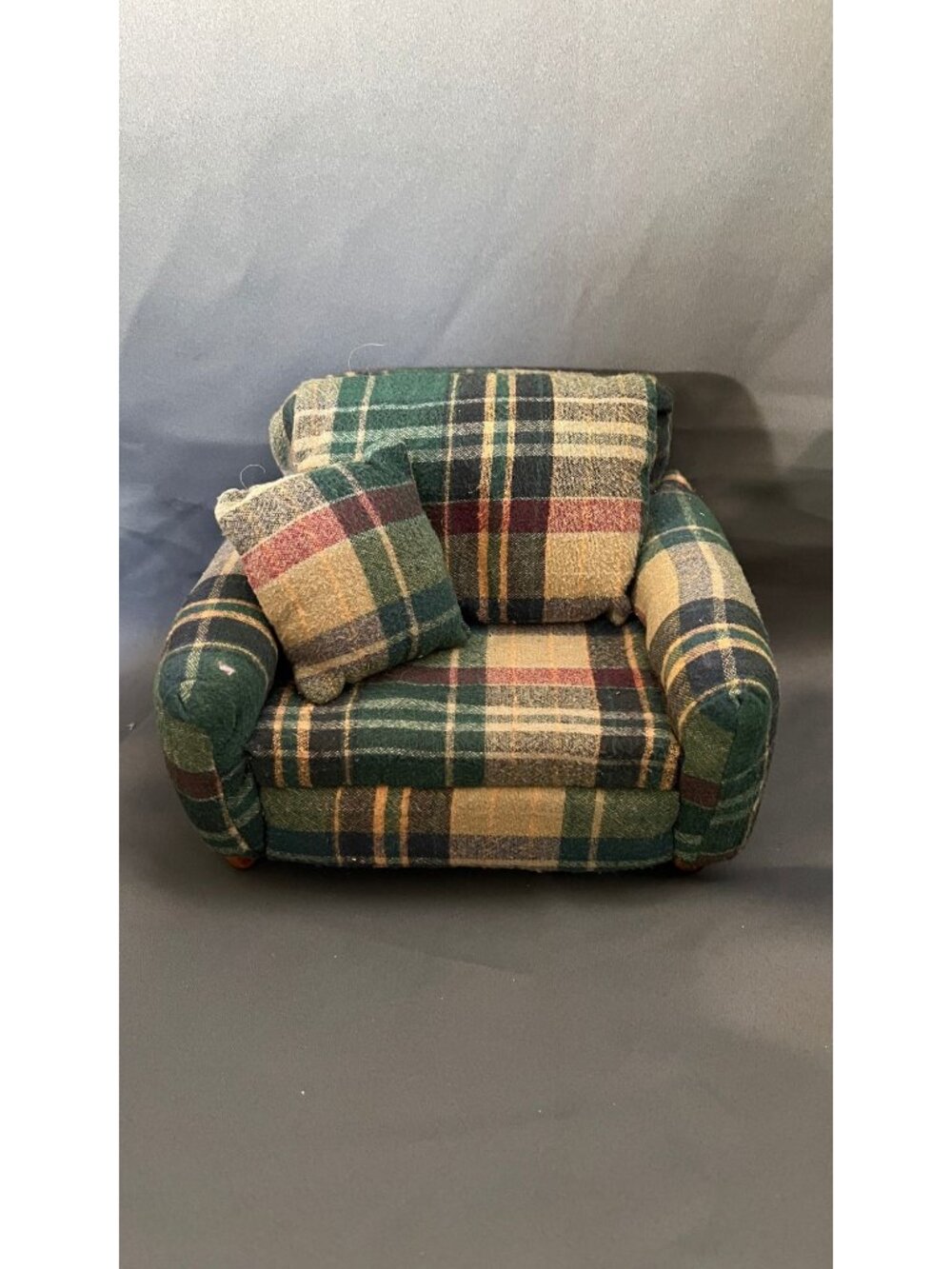 Miniature 1:6 Plaid Living Room Set With Sofa Chair Ottoman Tables & Black Baby - Picture 6 of 11